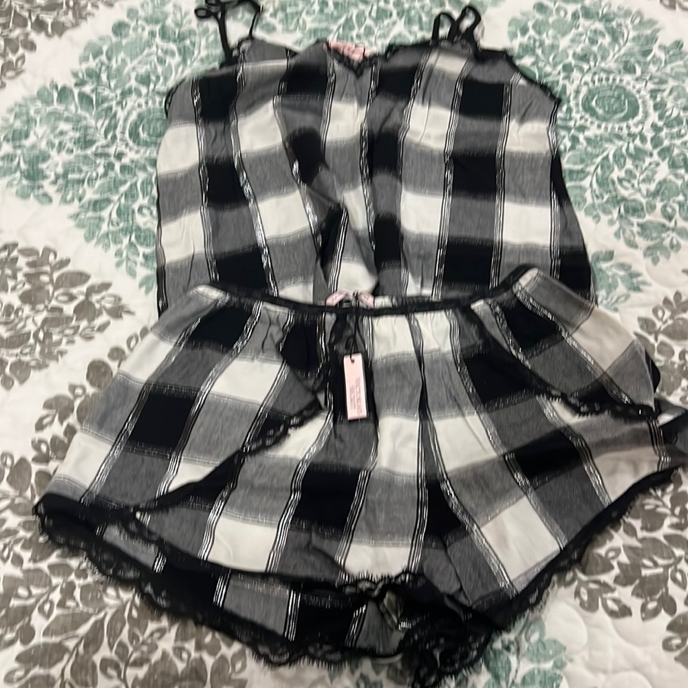 NWT Victoria’s Secret pj’s size small
